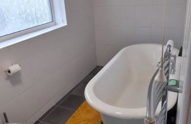 Quiet 3 bed close to the A1 - Foto 13