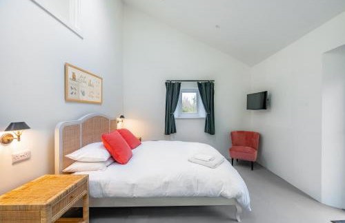 Funzi- Private Norfolk Retreat dog friendly garden - Photo 34