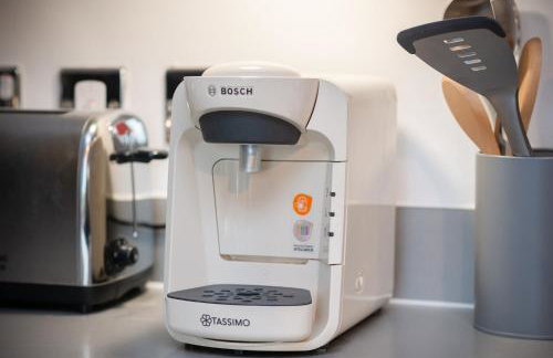 The Vizion serviced apartments from Pincott Properties - free parking, private balcony, and WiFi - Photo 79