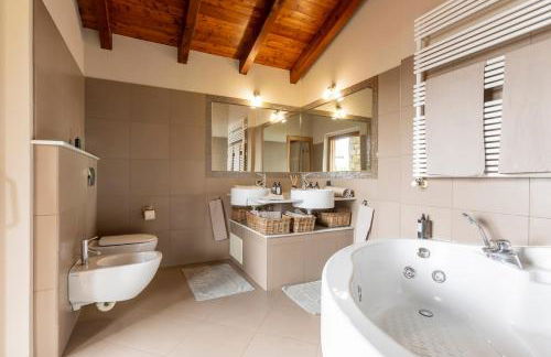 Villa Petrarca, Luxury villa with spectacular views on lake Orta - Foto 26