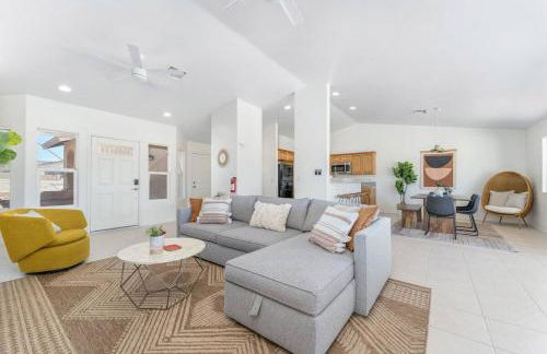 Casa Del Sol-Mountain View 3BR Home w Pool Hot Tub - Foto 33