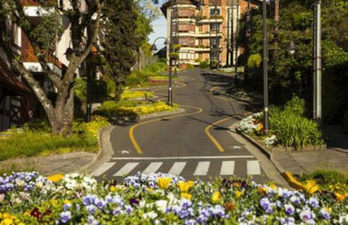 Grey House, próximo a Gramado e ao Templo Budista - Foto 38