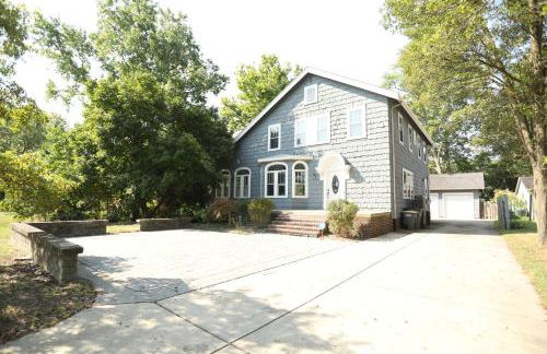 Blue House, Blocks from Ross-Aide, Mackey, Samara House, Birck Golf Complex - Foto 1