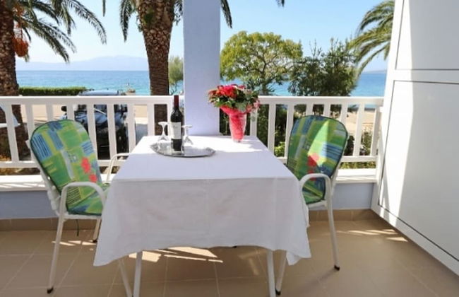 Tomo 1 - at the Beach - RA3 - Foto 1