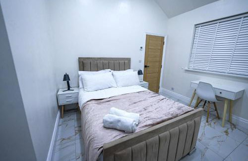 Cozy Charming Bungalow BRAND NEW - Photo 3