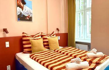 Poets Place Design Apartment in Kreuzberg - Photo 4