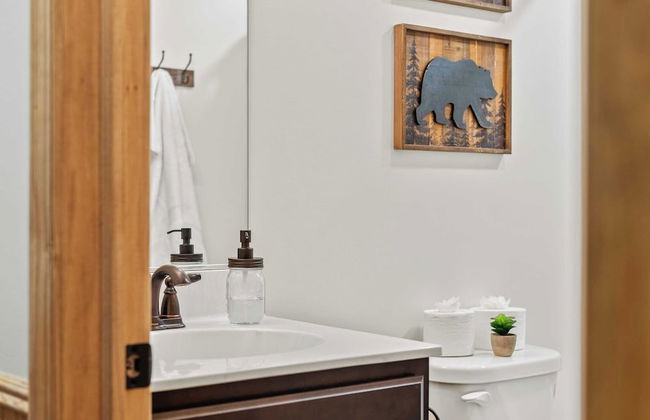 Bluejay Getaway by Avantstay Walk to Lake 7bdr, Hot Tub, Pool Table - Foto 44