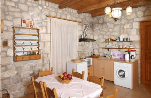 Gerolakos Country Houses - Photo 3