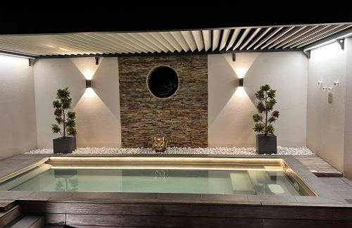 Villa 75m2 avec Piscine et Jacuzzi privés, Sauna et Home-Cinéma à 800m des Commodités - Photo 3