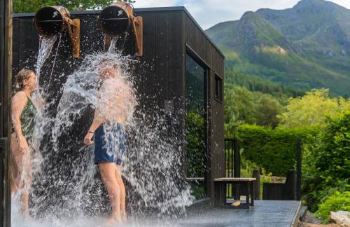 Forest Corner Luxury Home with Hot Tub - Foto 36