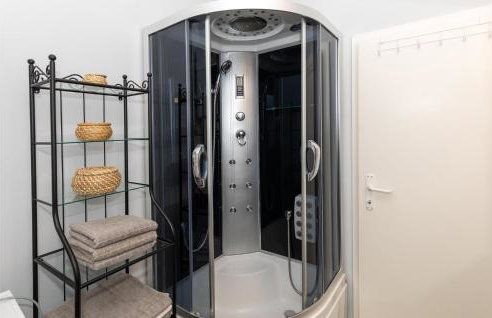 1 Bedroom Nice Home In Rogotin - Photo 27