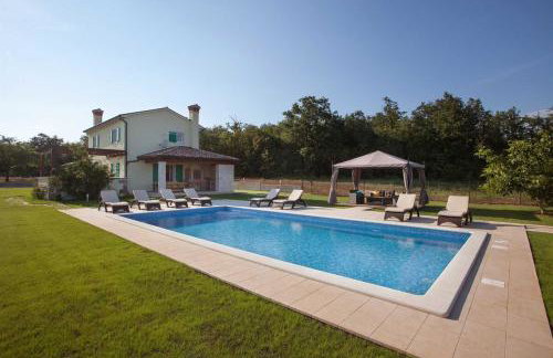 Villa Agnese, a charming pool villa surrounded by nature - Foto 26