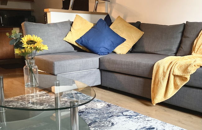 Captivating 1bed Citycentre Apartment With Parking - Photo 1