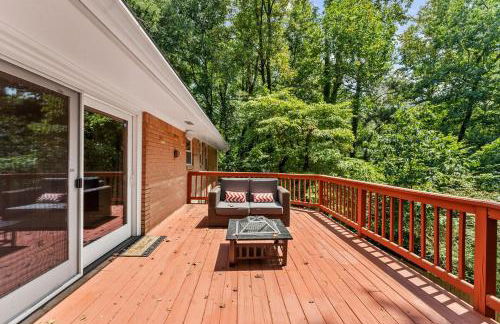 Large House Near Truist Field 15 mins to ATL and Six Flags - Foto 10