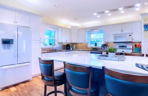 On The Water! Sleeps 12! 2 King Masters, Golf, Fishing, Bbq, Pool, Spa, Pvt Yard - Foto 19