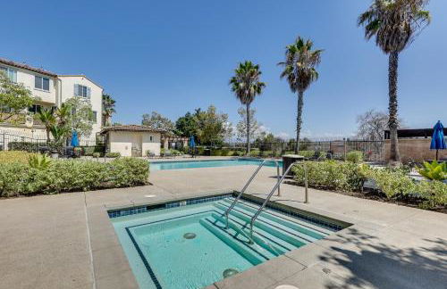 Walk to Public Transit Oceanside Home with Balcony - Photo 31