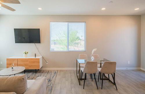 Serene 2BR Home with Premium Beds - Foto 3