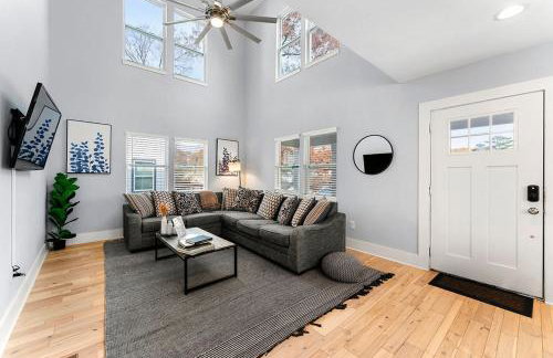 Large Modern Home Centrally located With Hot Tub - Foto 6