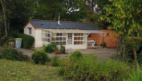 Pink Granite Coast Cottage between forest and sea - Foto 1, Garden, Garden view