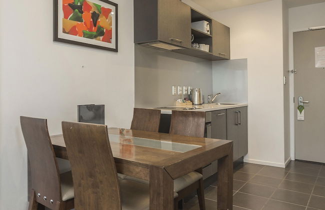 Barclay Suites - Photo 19