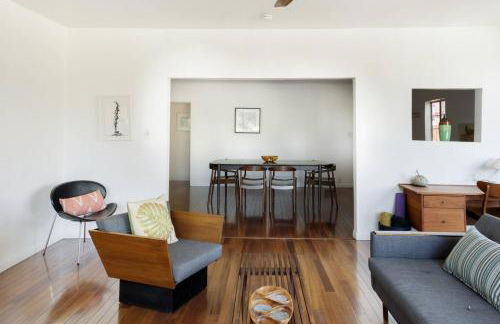 Silver Lake Mid-century Nestled in the Treetops - Foto 8