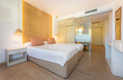 Apartamentos s'Olivera - Photo 36