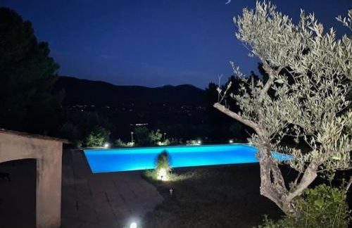 Nouveauté Villa pour 10 Personnes avec Piscine, Pétanque au Coeur des Oliviers de Provence - Foto 17