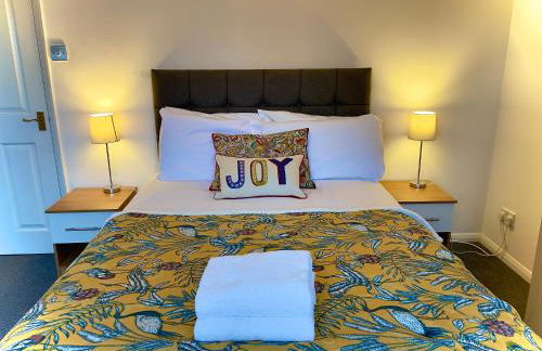 Charming Home in Wellingborough - Photo 13