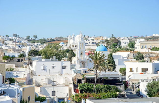 Santorious Cavehouse - Photo 15