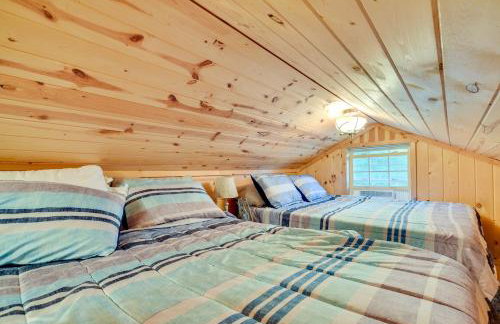 Pet-Friendly Waterfront Minong Cabin with Fire Pit - Foto 18