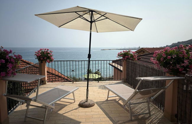 3 bedroom House in Cipressa with garden and terrace - Photo 2