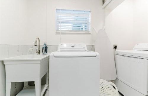 Palms Oasis with Salt Pool Movies Firepit Golf - Photo 37