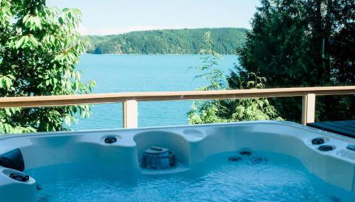 Modern retreat w/ stunning views & hot tub - Photo 2