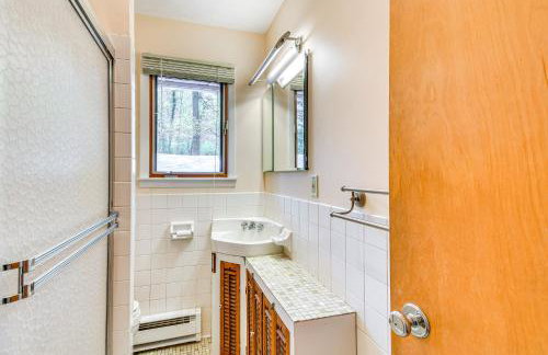 < 1 Mi to State Park: Trumansburg Cottage w/ Deck! - Foto 13