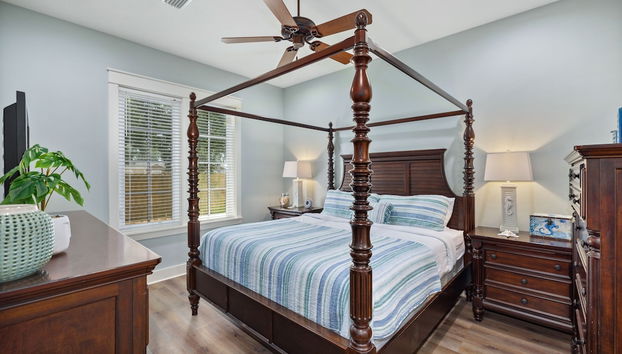 2465 Bungalo 4 Bedroom Home by RedAwning - Foto 2, Habitación