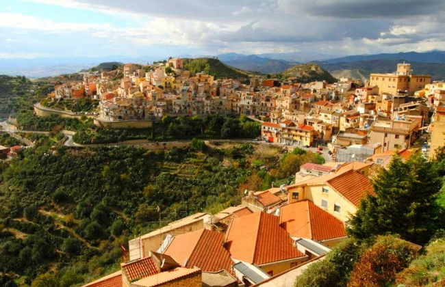 Elegant, Historical Villa with Swimming Pool in Rural Region near Etna - Foto 35