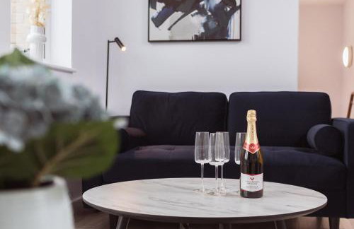 Stylish new-build, free parking, 20-minute walk to city centre - Photo 24