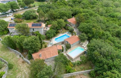 2 Bedroom Pet Friendly Home In Malinska - Photo 15