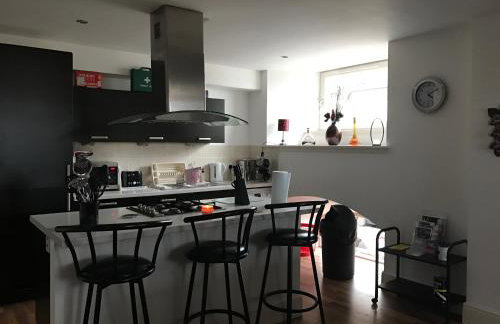 Scardroy Homes Inverness - Central 2 Bedroom with Parking WiFi Smart TVs Sleeps up to 6 - Foto 9