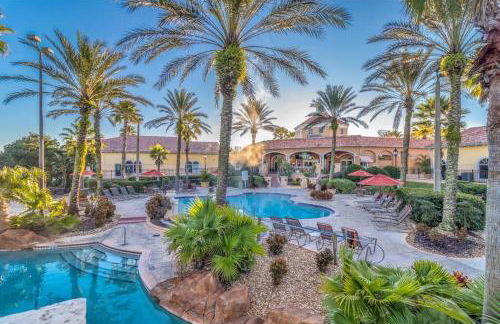 Disney World Cinderella Castle Lazy River Pool & Game Room - Foto 11