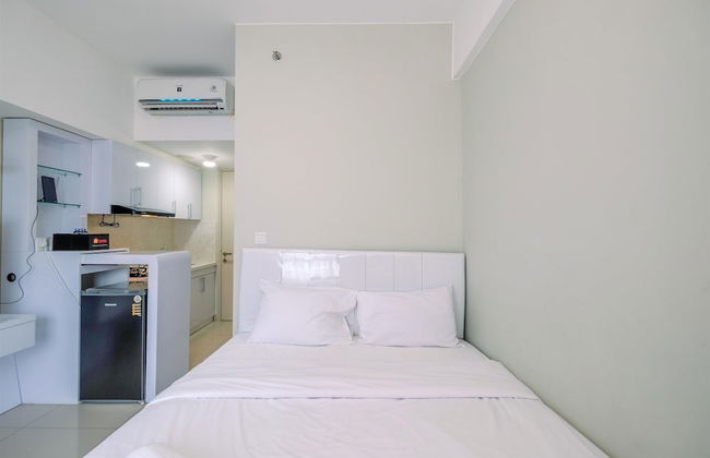 Nice And Comfy Studio At Springlake Summarecon Apartment - Photo 1