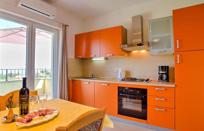 Wonderful Brsec Apartments With Sea View and Shared Pool - Foto 4