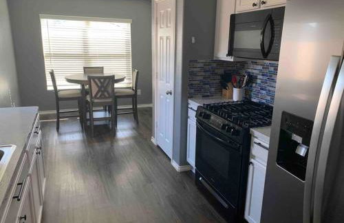 4Bed 2Bath Entire Home - Foto 13