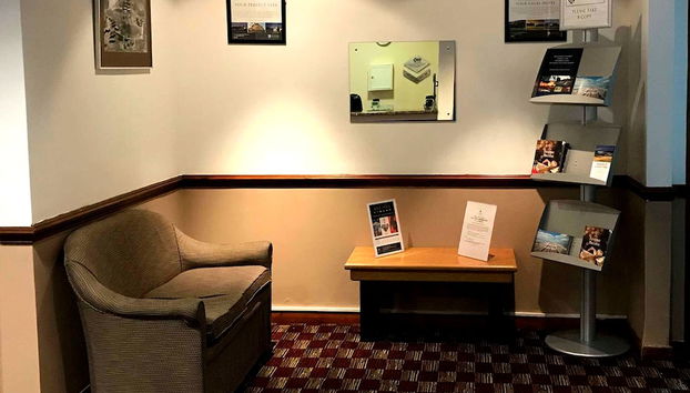 Coin salon dans le hall