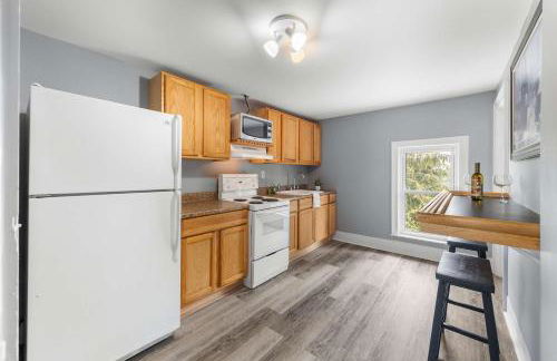 Keuka Wine Trail Vineyard View Farmhouse - Fire Pit & Game Room - Foto 13