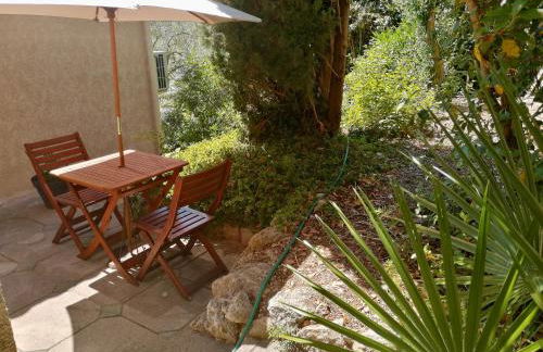 Les Restanques de Toucas - Studio dans villa avec jardin et piscine partagée - Foto 20