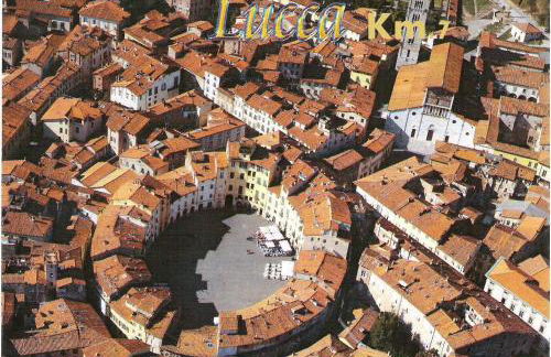 Villa In Lucca Placed in a Residential Area, all Services Nearby - Foto 41