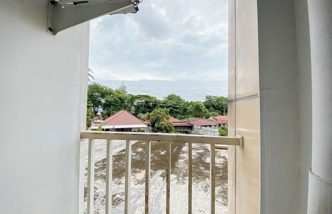 Comfy Studio Apartment Candiland Semarang - Photo 12