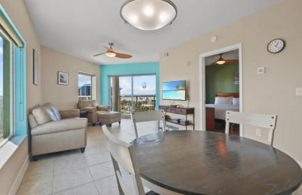 Crystal Palms Treasure Island Retreat Steps from the Beach - Photo 26