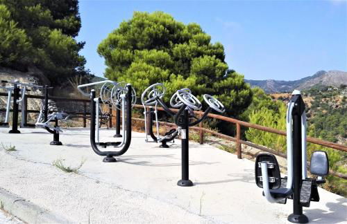 Holiday villa in 10 min from Fuengirola beach with sea views pool BBQ parking WiFi aircon big garden - Photo 31